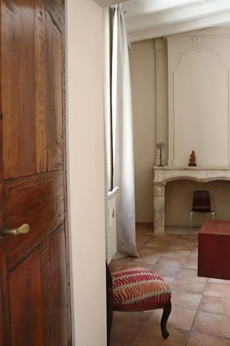 Ferienwohnung Uzes Centre Quartiers Des Arts Charme De L'Ancien Exterior foto